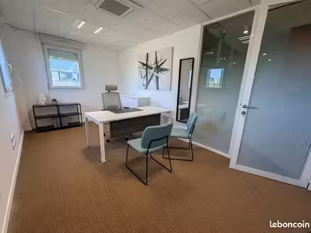 bureaux 16 m² saint-etienne-de-saint-geoirs