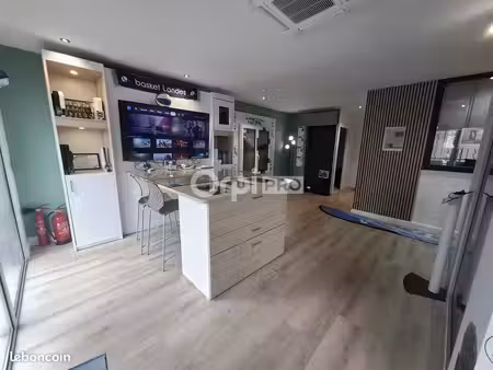 local commercial 70 m²