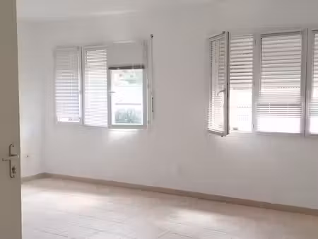 local commercial - jacou