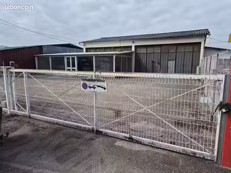entrepôt atelier à louer