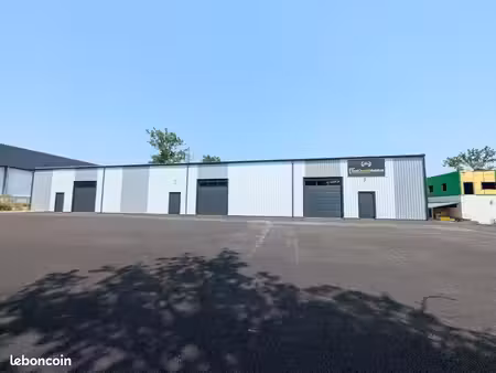bâtiment industriel neuf a louer: 2 cellules de stockage et bureaux à estillac (47) 250m² 