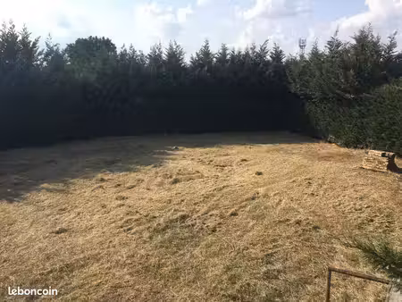 terrain constructible à villerest 642m2