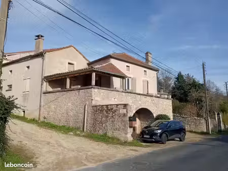 maison t3 avec terrasse entre prayssac et luzech