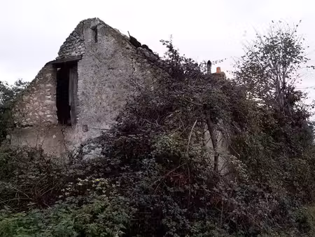 terrain et ruine