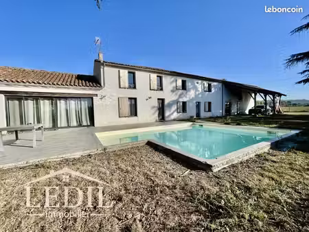 propriété 5 pièces 198 m²