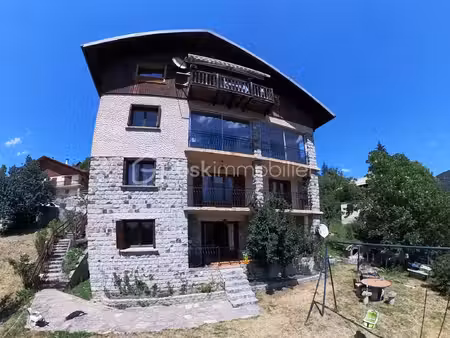 chalet de 326 m² à allos