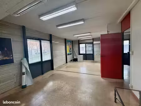 local commercial 560 m²