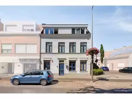 uitzonderlijk ruime woning met garage te koop in centrum wilrijk