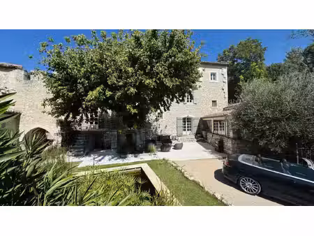 incroyable maison bourgeoise dans village des alpilles