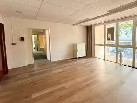 plateau de bureaux 100 m² climatisés (6 bureaux + accueil) - orléans