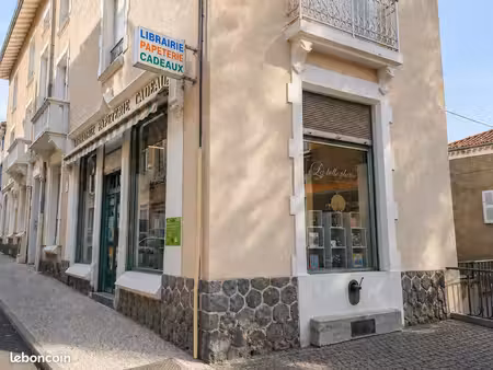 local à louer 69m2 (47m2+23m2) avec un emplacement idéal à saint-galmier
