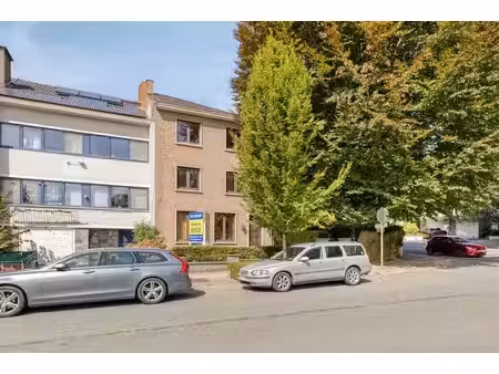 spacieuse maison 4 chambres avec appartement séparé à zellik