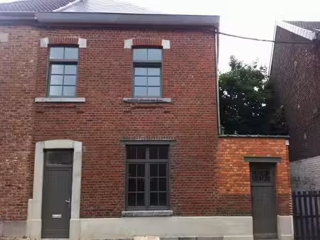 laveu- charmante maisonnette pour couple ou personne seule