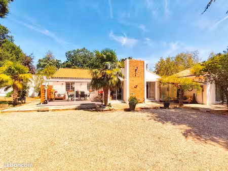 maison 6 pièces 144 m2 sur terrain de 4908 m2
