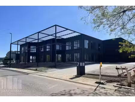 bureau moderne et durable de 440 m² près de la r0 à wemme...
