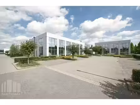 686 m² bureaux élégants près de la chaussée de louvain