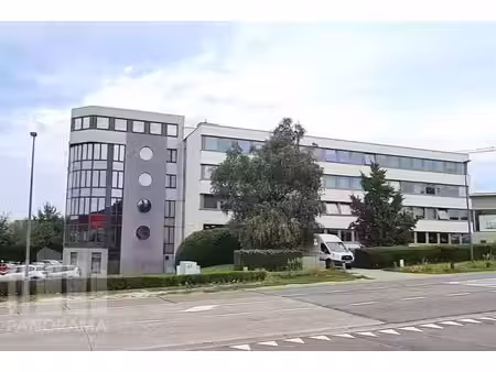 bureau rénové de 134 m² dans un emplacement exceptionnel