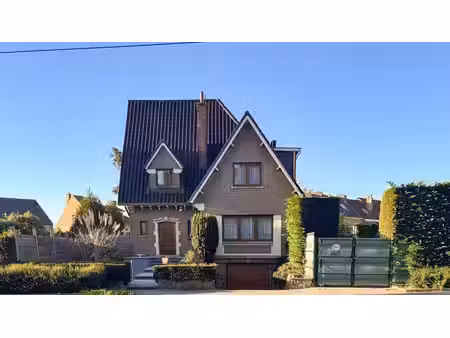 villa d’exception avec piscine  wellness et terrain à projet