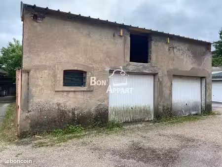 parking/box 40 m² trieux