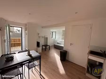 studio 1 pièce 26 m²