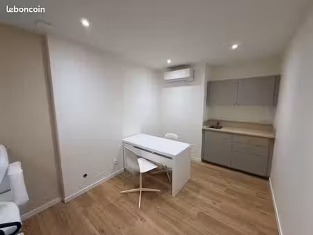 bureau paramédical 13 m2