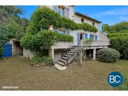 maison 7 pièces 201 m²