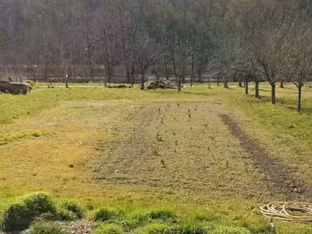 grand terrain potager de 850 m² à double accès