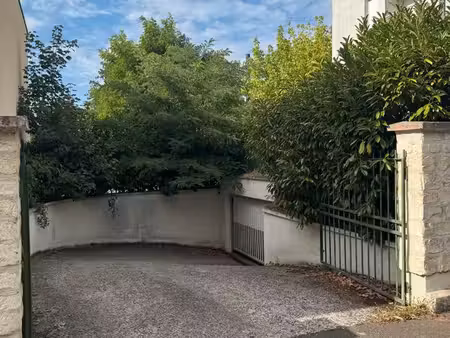 location box parking souterrain luzarches