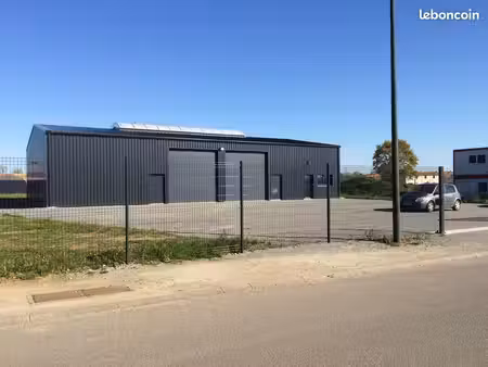 bâtiment entrepôt / local commercial 450 m² avec bureaux