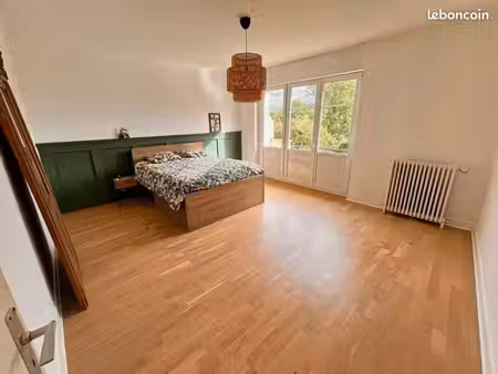 chambre meublée – grande maison - gare à 5 min – 465 cc