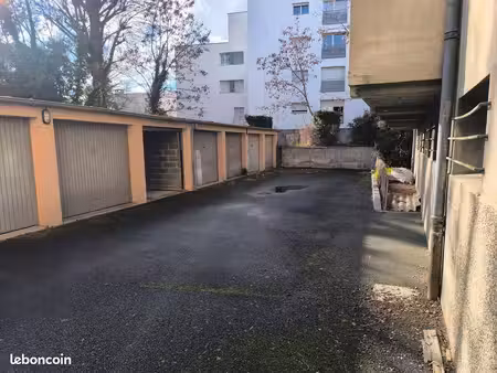 loue garage 41 avenue du limousin   entrée ouest   rue de durtol puy de dome canrobert  ba