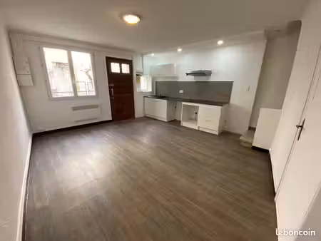 location maison de village pieusse