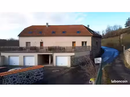 trés grand appartement dans corps de ferme 3km st-flour