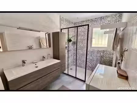 a louer magnifique studio meublé