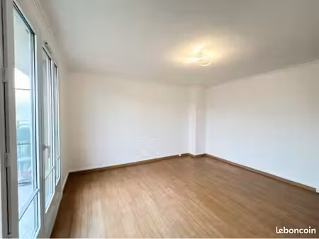 3 pièces avec balcon - parking - cave