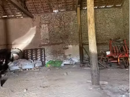 vend bâtiment 250 m3