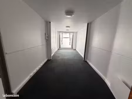 location t2 50m2
