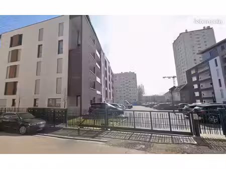 place de parking privative en box – metz sablon / gare