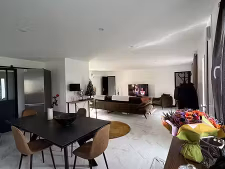 maison 2 chambres 2 sdb à la campagne