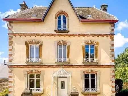 maison de caractère à vendre – lassay-les-châteaux