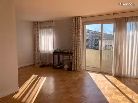 appartement t5 lumineux  avec garage et cave  plein centre