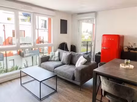 appartement t2 de 47 m² avec loggia et 2 places de parking – marquette-lez-lille
