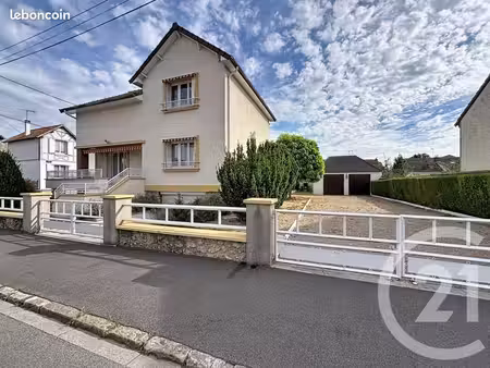 maison 7 pièces 145 m²