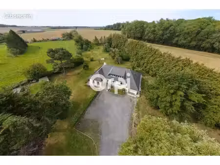 maison 8 pièces 208 m²