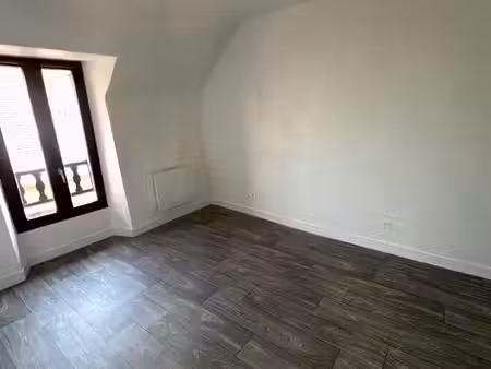 appartement 55 m2 2 chambres courette centre bourg
