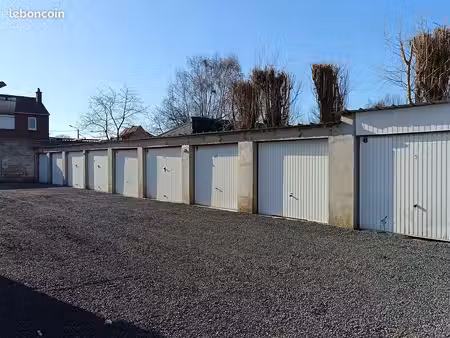 garage fermé dans espace sécurisé courrières