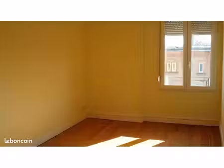 appart. 3 pièces. 68m2. loyer 650
