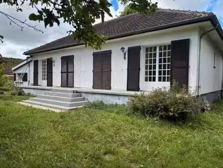 maison de plain-pied à fort potentiel. lieu idéal pour artisan  artiste ou projet familial