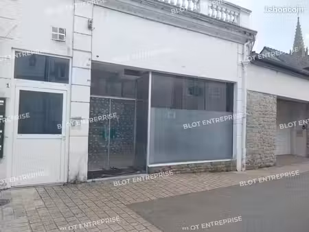 bureau 82 m²