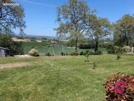 terrain 1074 m² lamontgie